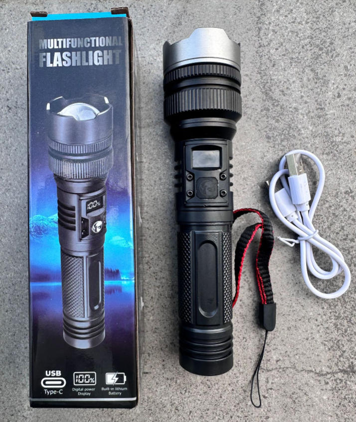 🔥HOT SALE 50% OFF💎 High-power flashlight: features an aluminum alloy heat-dissipating head and a telescopic zoom design for powerful, concentrated light; also functions as a power bank and includes a digital battery level display.